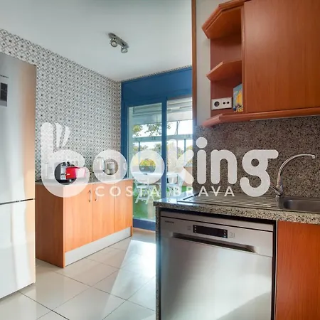 Apartamento Soleado - Amb Gran Terrassa Al Centre De Platja D'aro, Amb Parking I Piscina Comunitaria